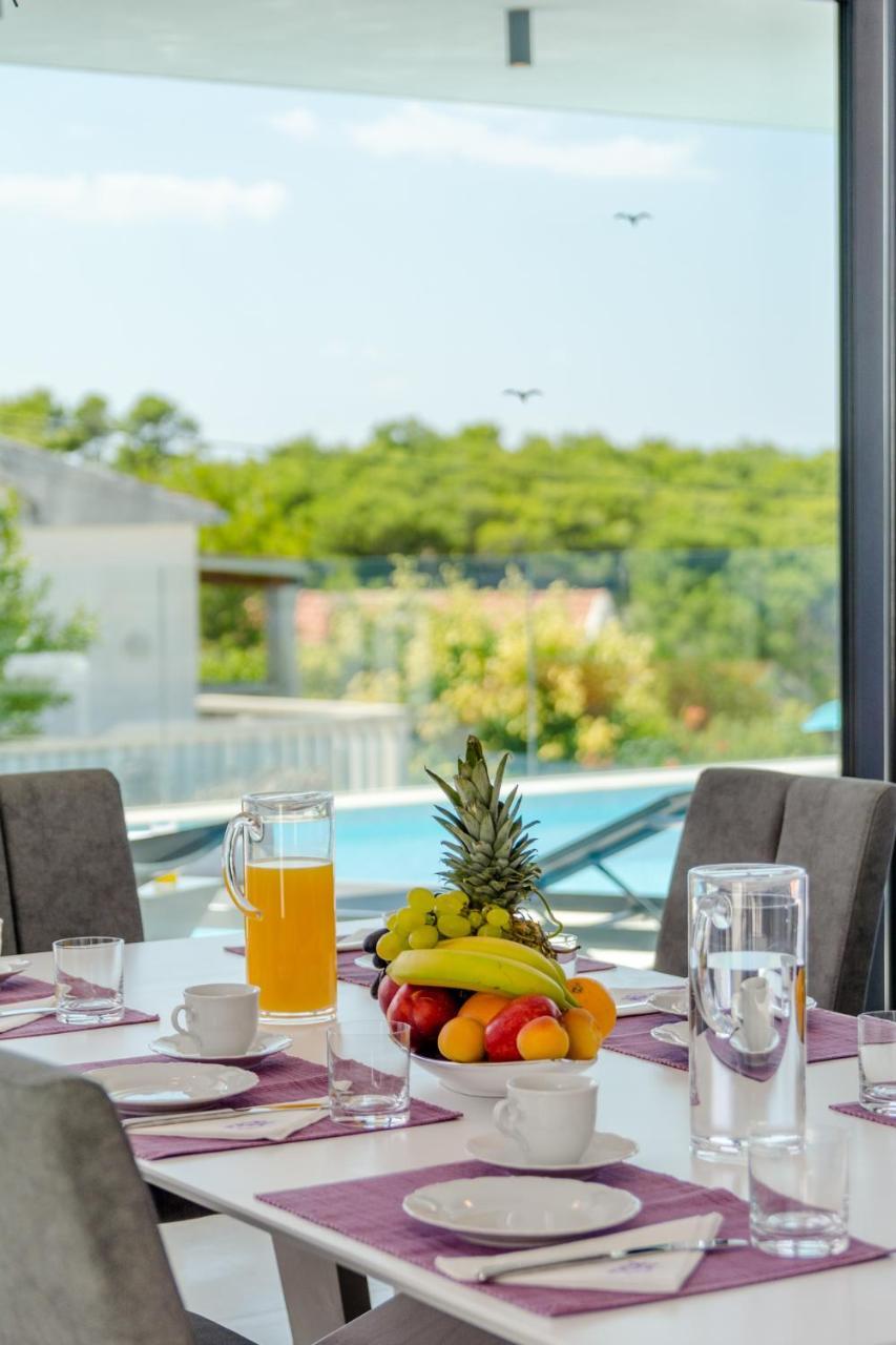 Villa Vitae & Villa Pax Sutivan ภายนอก รูปภาพ