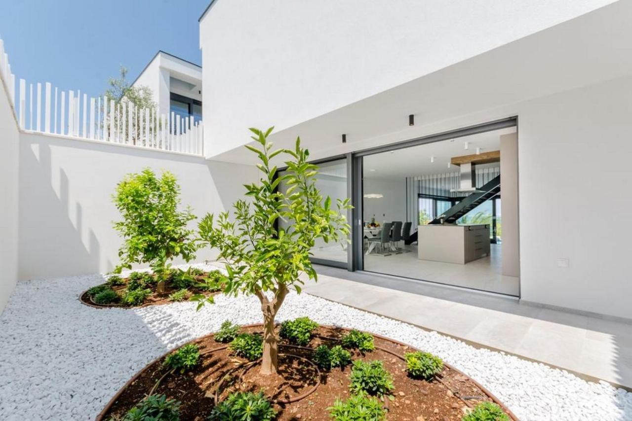 Villa Vitae & Villa Pax Sutivan ภายนอก รูปภาพ
