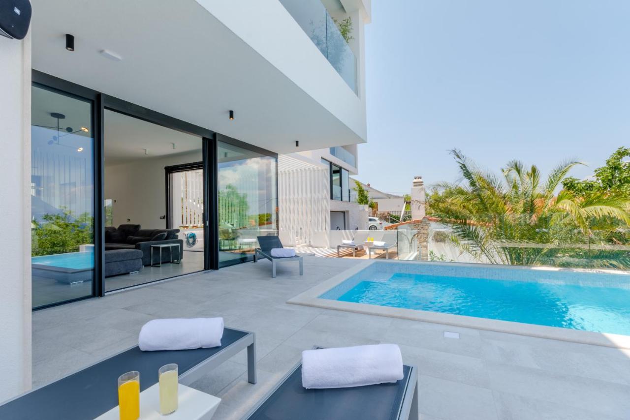 Villa Vitae & Villa Pax Sutivan ภายนอก รูปภาพ