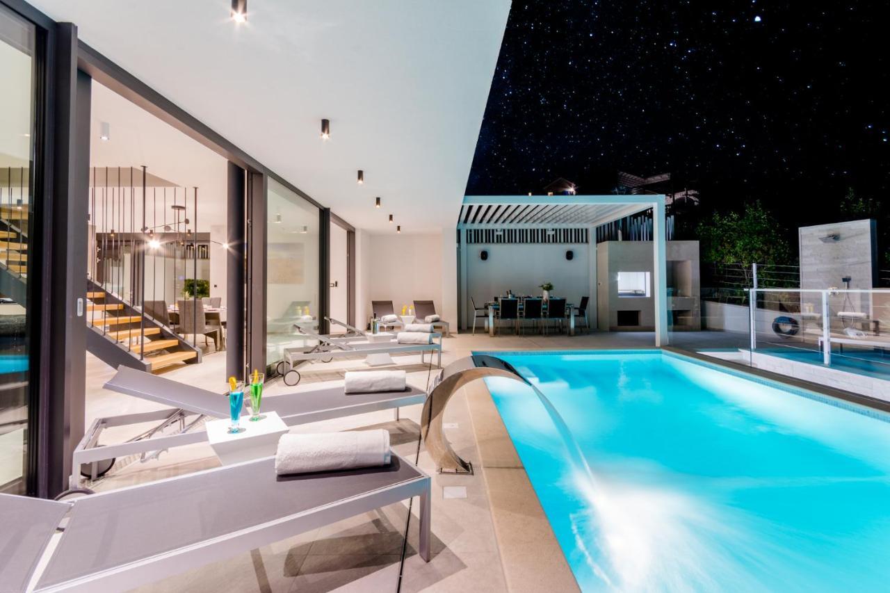 Villa Vitae & Villa Pax Sutivan ภายนอก รูปภาพ
